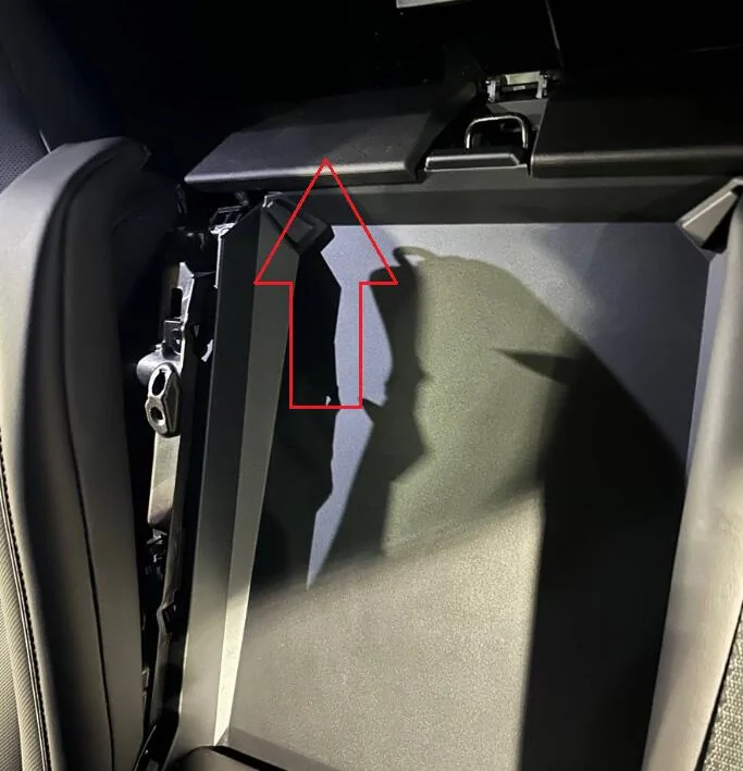 Tesla Cybertruck Part of my back seat fell off 1732546176914-a