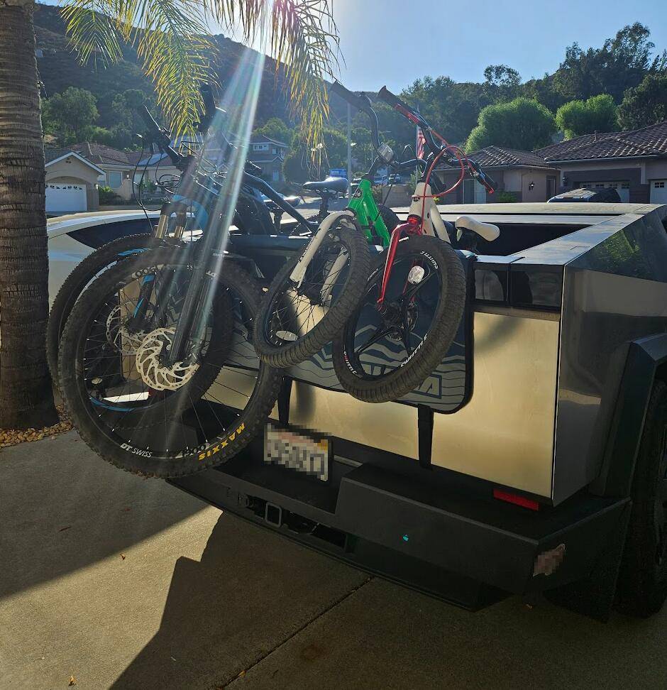 Tesla Cybertruck Anyone using a non Tesla tailgate cover with their Cybertruck? 1732645615155-ex