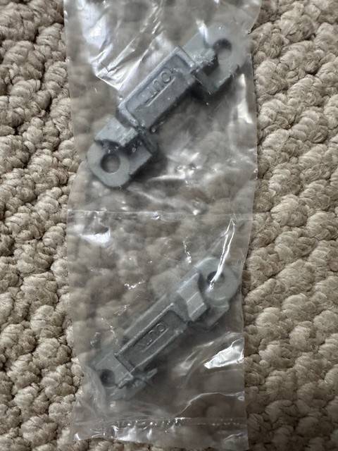 Tesla Cybertruck OE Crossbars installed but not fitting properly! bar2