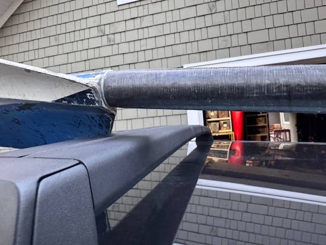Tesla Cybertruck OE Crossbars installed but not fitting properly! bar5