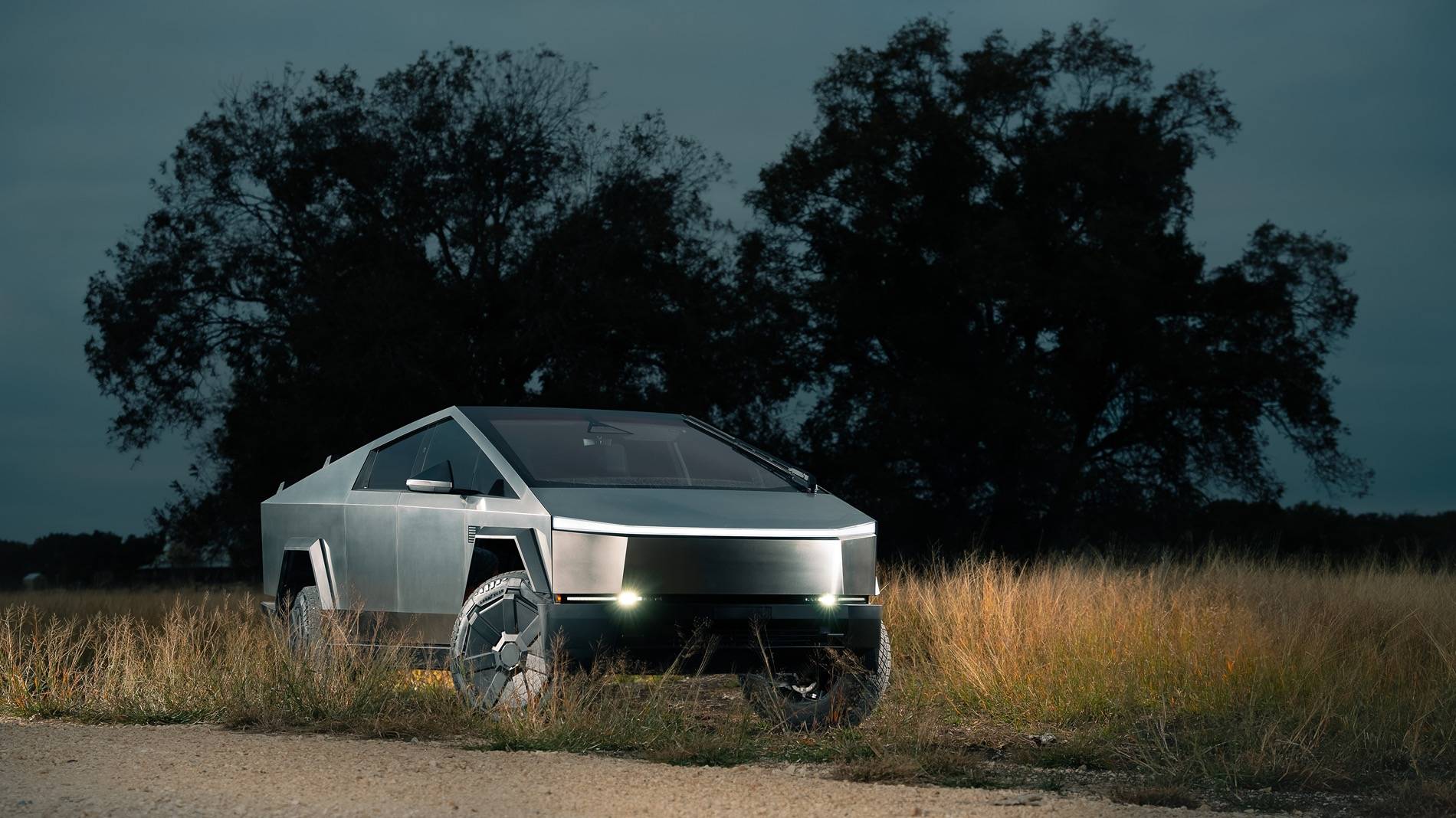 Tesla Cybertruck CyberKlaus: Made in Texas, Lives in Texas (Photoshoot) FA709855-Edit.JPG