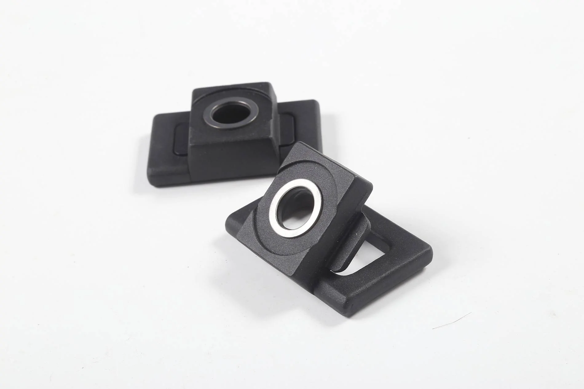 Tesla Cybertruck Tesla Cybertruck D-Rings / 2PCS Essential Truck Bed Accessories IMG_1981