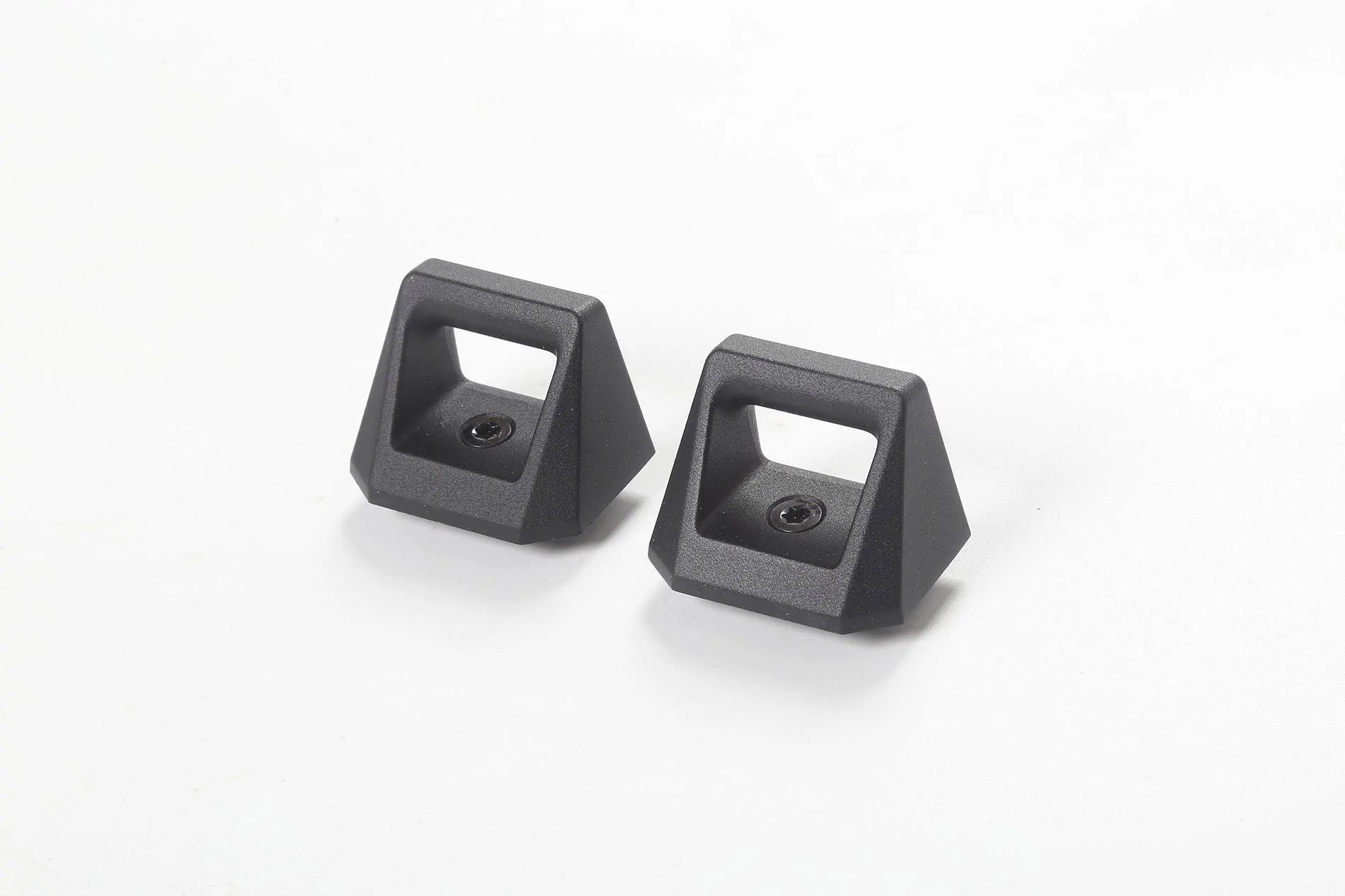 Tesla Cybertruck Tesla Cybertruck 2PCS L-Track Hooks IMG_2022