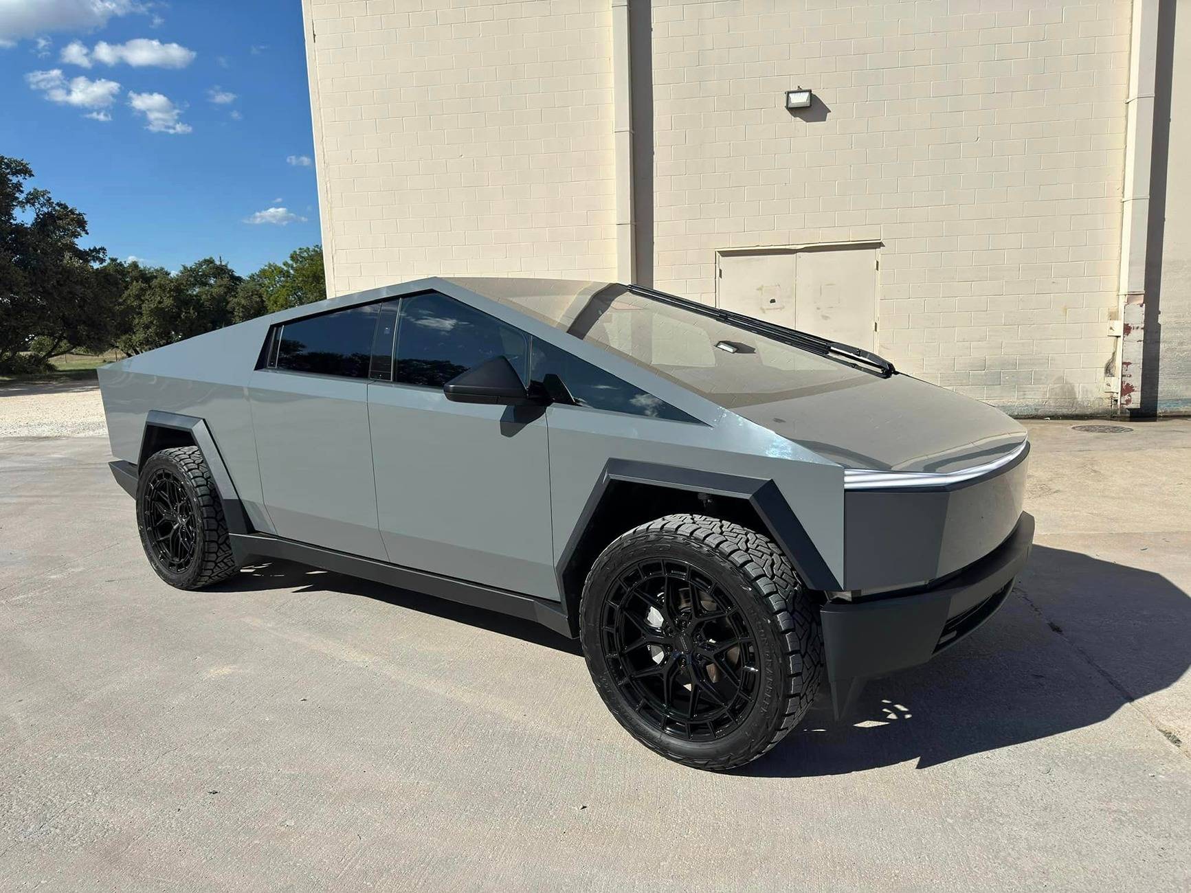 Tesla Cybertruck Stek DYNO Carbon-Gloss and Stek DYNO Gray PPF wraps on Cybertruck Stek Dyno Gray Wrap 1