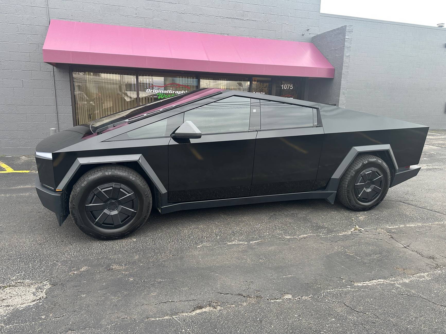 Tesla Cybertruck Daily random Cybertruck photos thread - Post Yours! 📸 🤳 IMG_0740