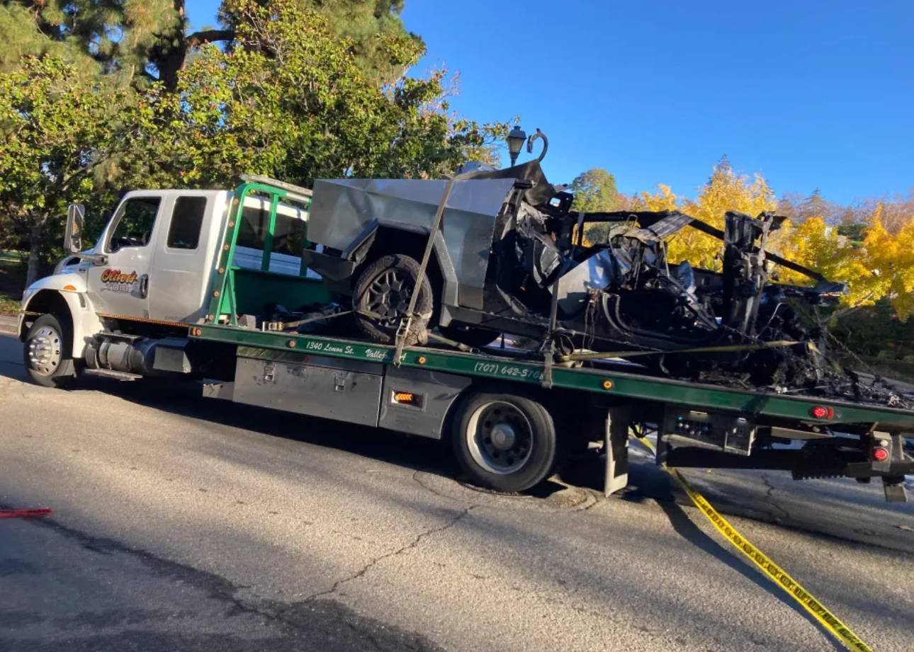 Tesla Cybertruck Tragic Cybertruck Accident in SF Bay Area Kills 3, Injures 1 IMG_7416