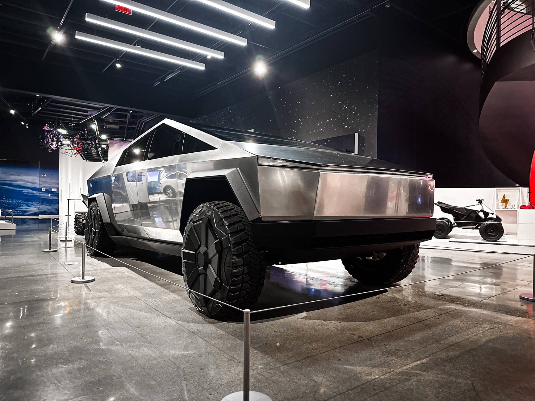 Tesla Cybertruck HOW TO MAKE FRONT SUSPENSION HIGH AND REAR LOW ON "PARK" CYBERTRUCK? IMG_6030_jpg.JPG