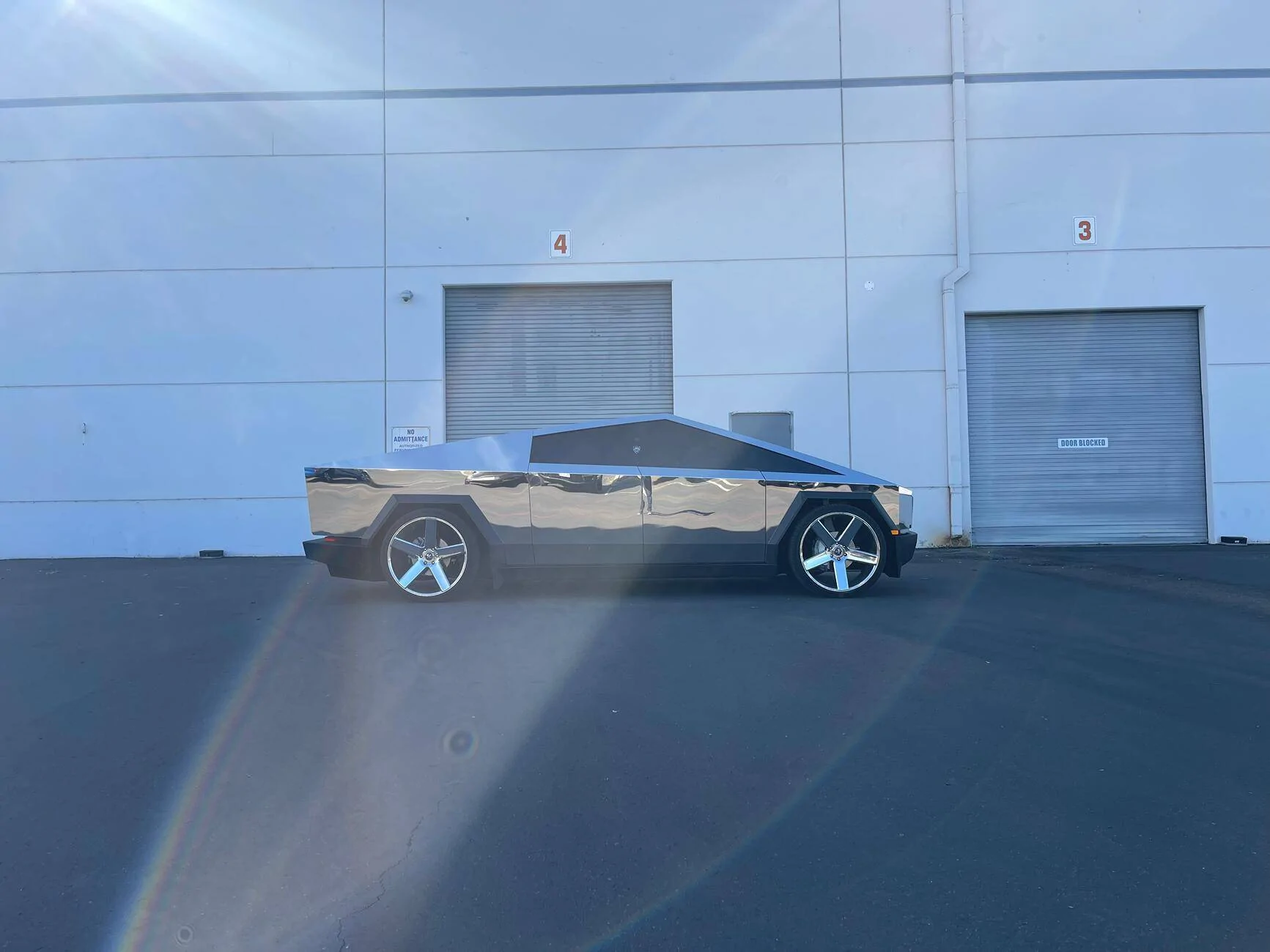 Tesla Cybertruck ⬇️ CYBERTRUCKco LOWERING rods kit now available! tempImagepJXatl