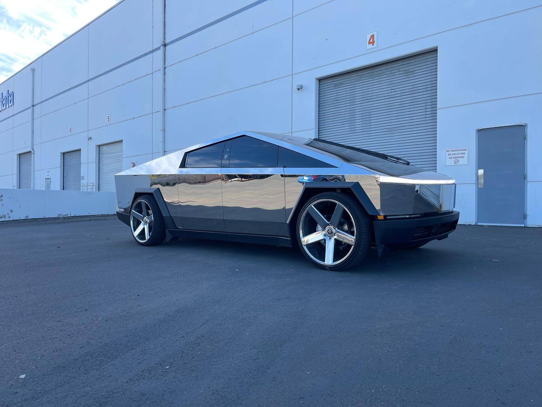 Tesla Cybertruck ⬇️ CYBERTRUCKco LOWERING rods kit now available! tempImagebLIh7t