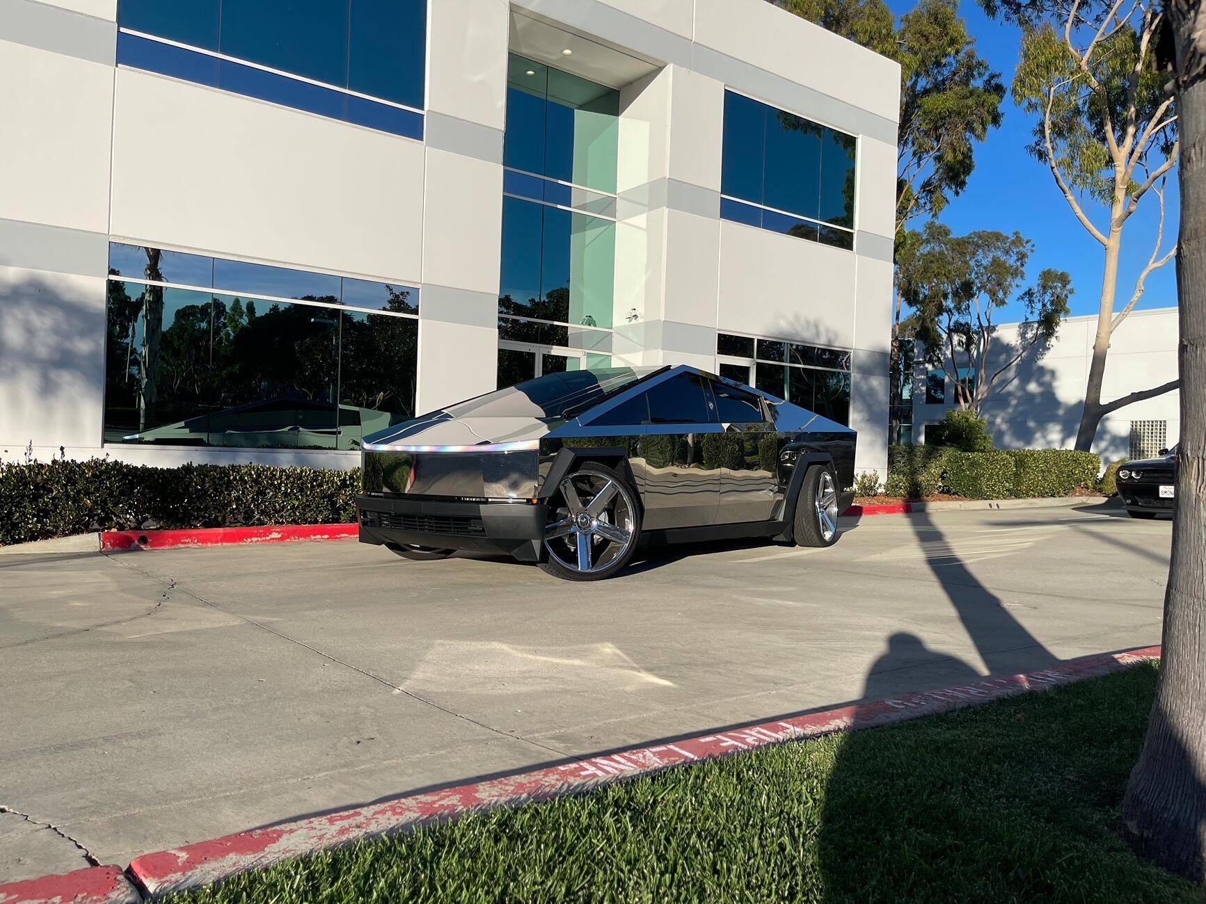 Tesla Cybertruck ⬇️ CYBERTRUCKco LOWERING rods kit now available! tempImageGeyTuM