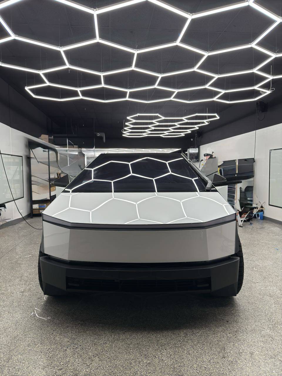 Tesla Cybertruck My Cybertruck's new look, do you like white color PPF? 11-27
