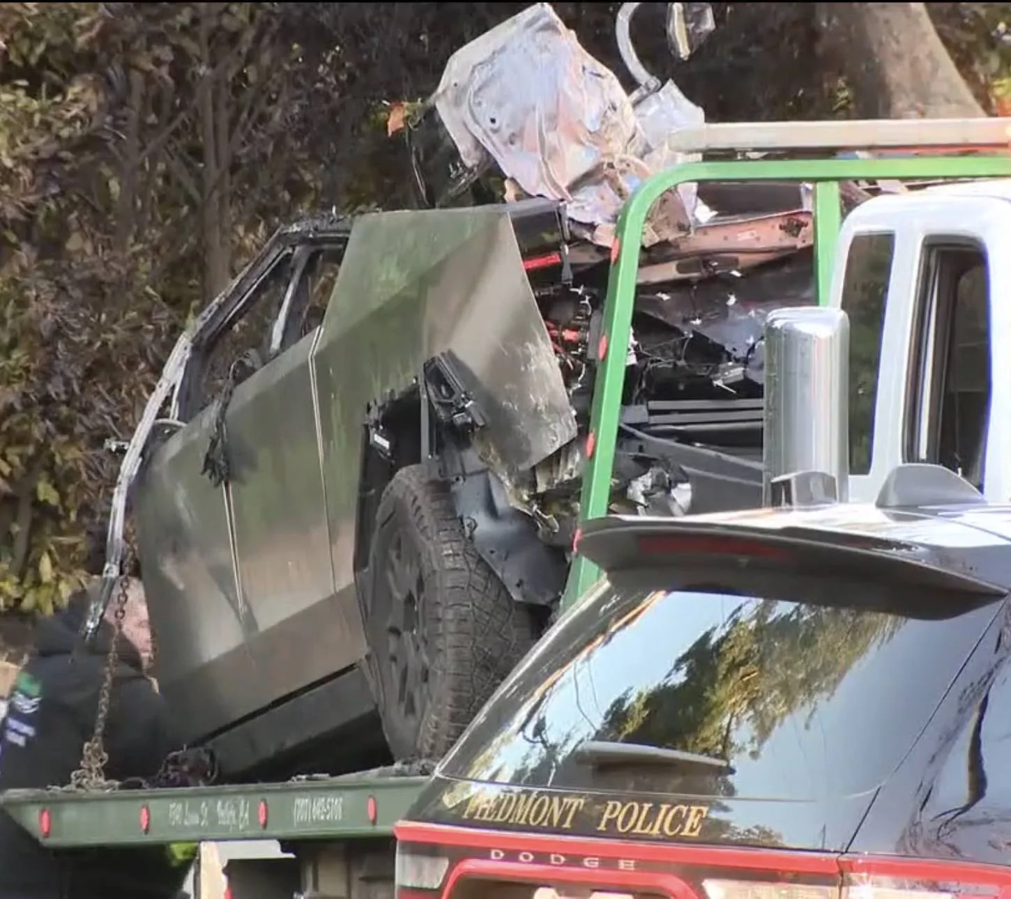 Tesla Cybertruck Tragic Cybertruck Accident in SF Bay Area Kills 3, Injures 1 IMG_0824