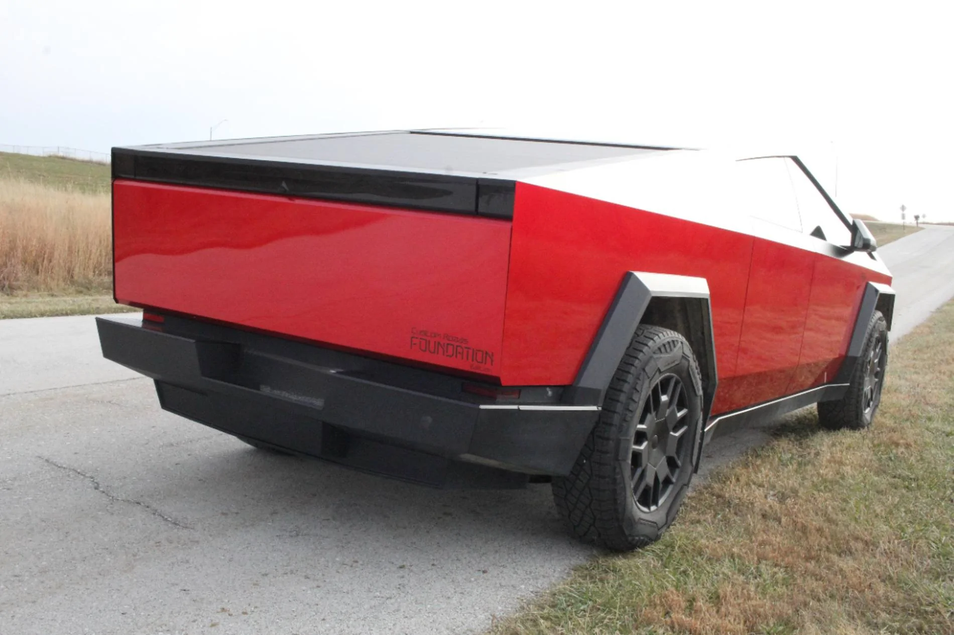 Tesla Cybertruck Two tone True Blood wrap with Satin Black IMG_0896