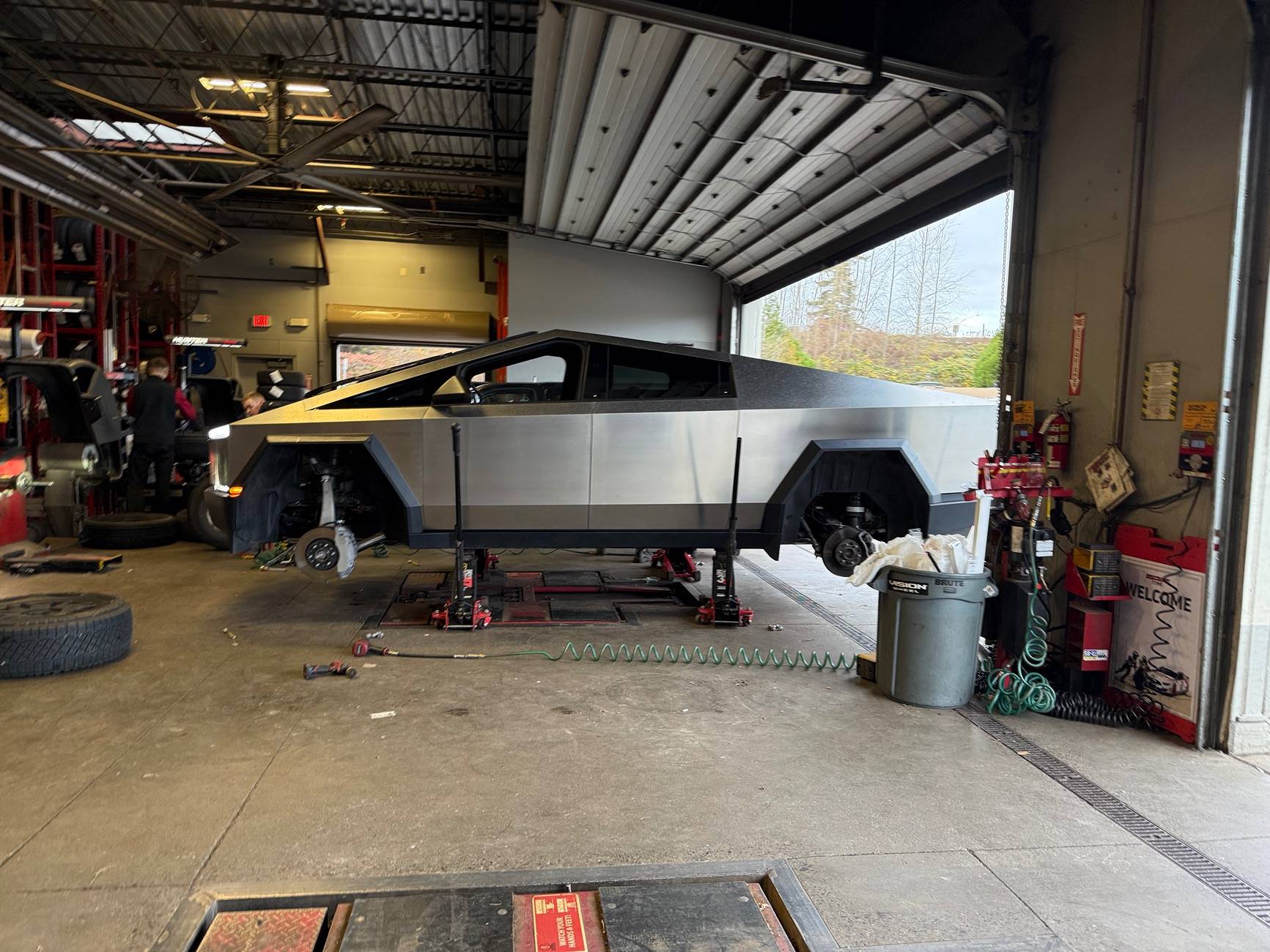Tesla Cybertruck Blizzak Snow & Ice Winter Tires mounted on OEM wheels (pics) IMG_6627