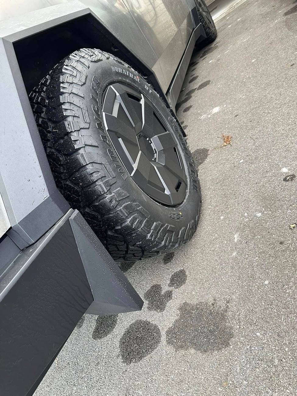 Tesla Cybertruck Tesla OEM winter wheel package and wheel covers installed on Cybertruck 468720421_8547107802084867_714313491376412553_n