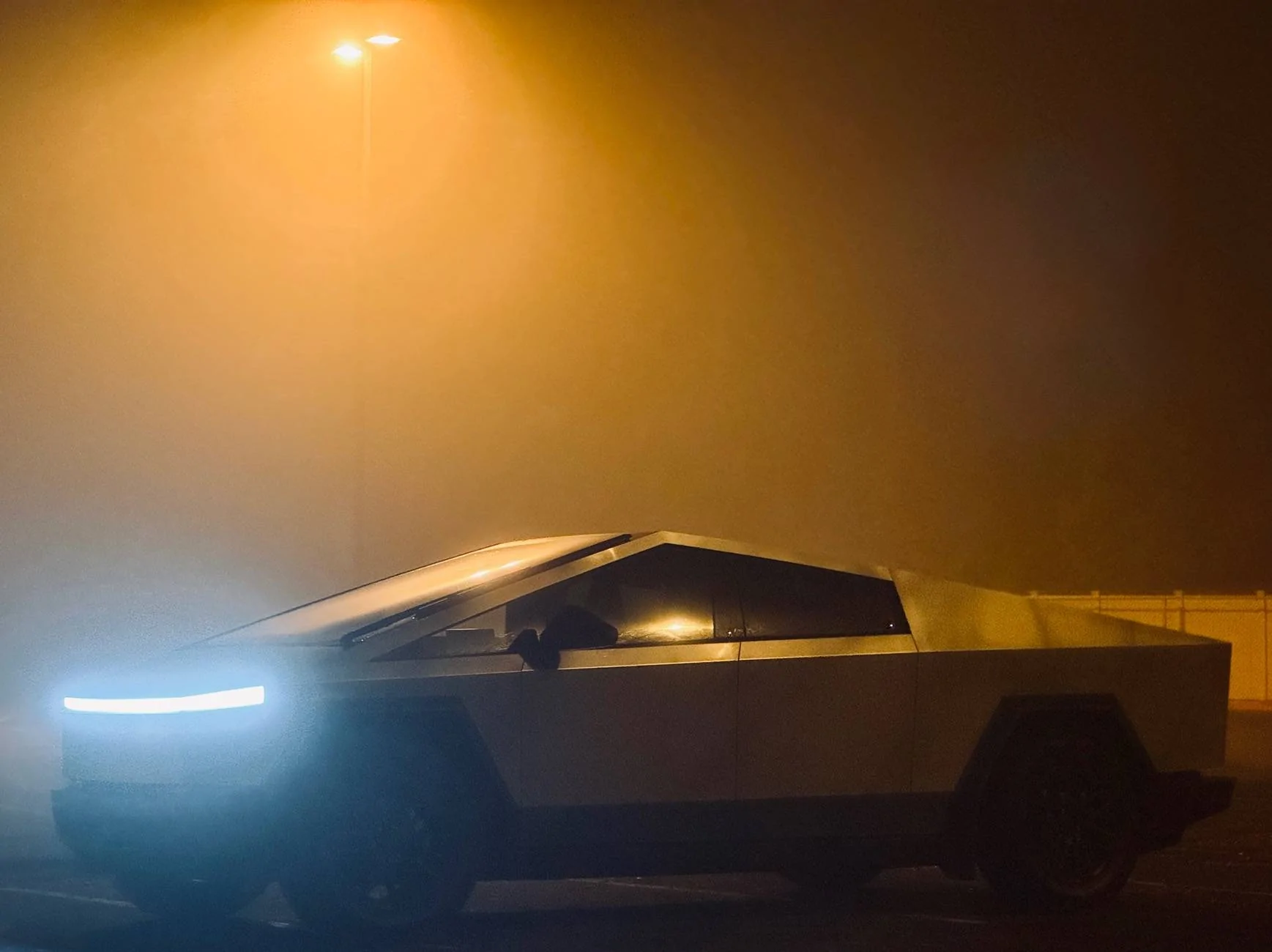 Tesla Cybertruck Daily random Cybertruck photos thread - Post Yours! 📸 🤳 IMG_8272