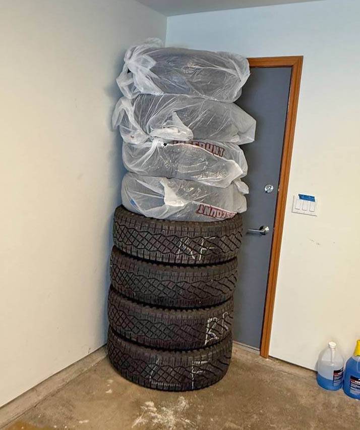 Tesla Cybertruck Blizzak Snow & Ice Winter Tires mounted on OEM wheels (pics) IMG_6633