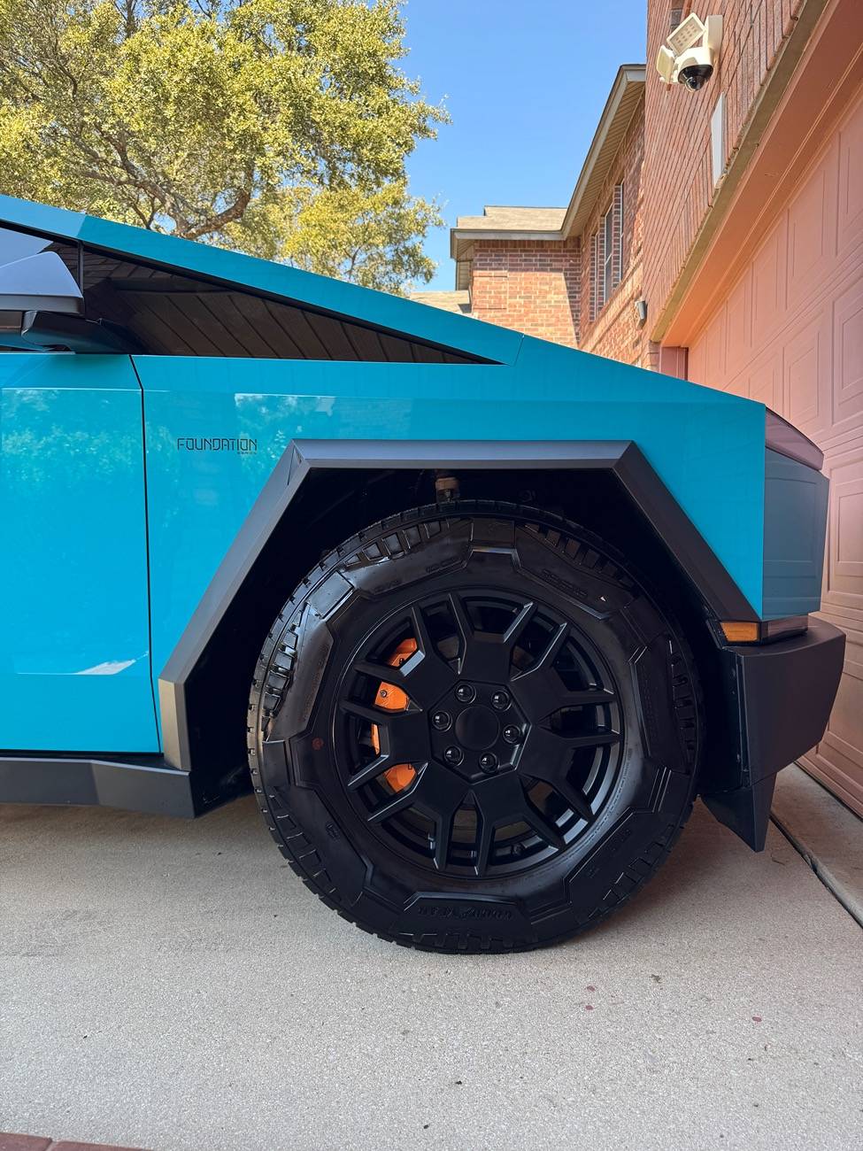 Tesla Cybertruck To wrap or not to wrap IMG_5693