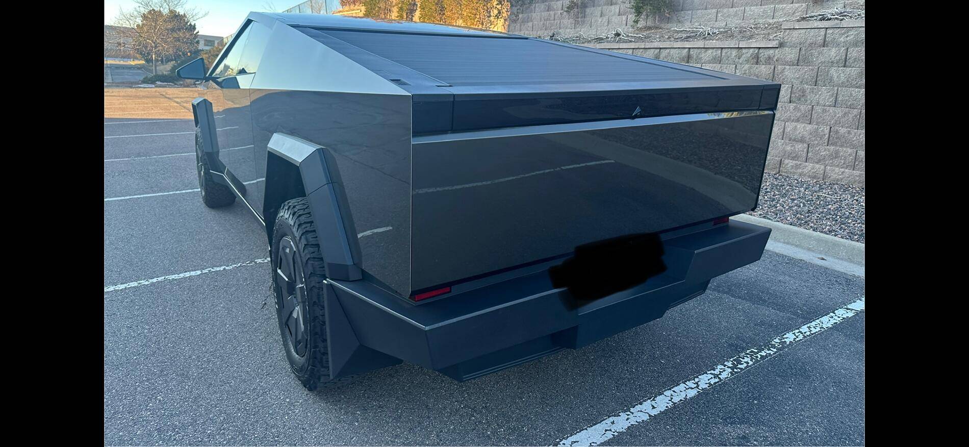 Tesla Cybertruck Pure PFF platinum wrap IMG_7413