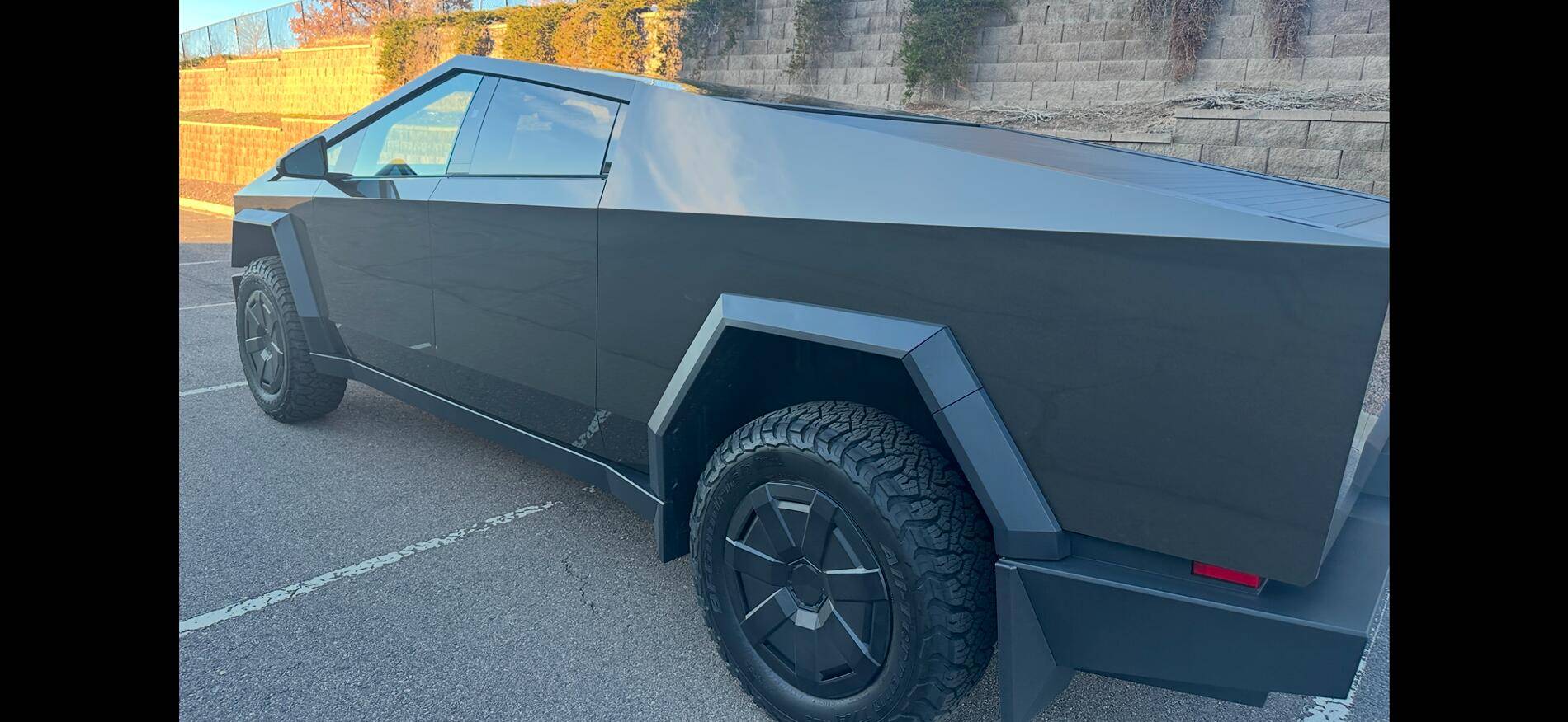 Tesla Cybertruck Pure PFF platinum wrap IMG_7416