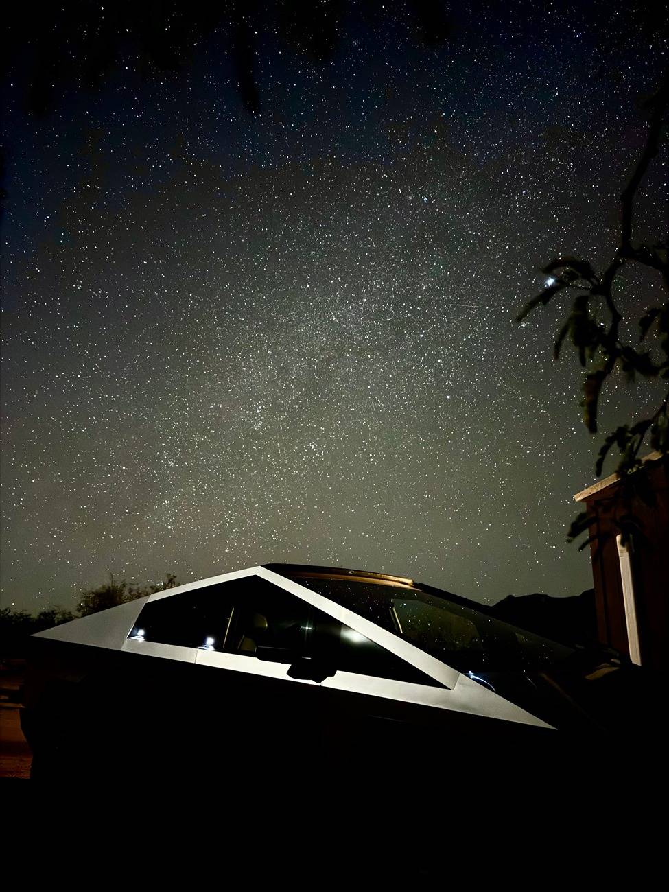 Tesla Cybertruck Daily random Cybertruck photos thread - Post Yours! 📸 🤳 GdX8CiNW0AAuBp-