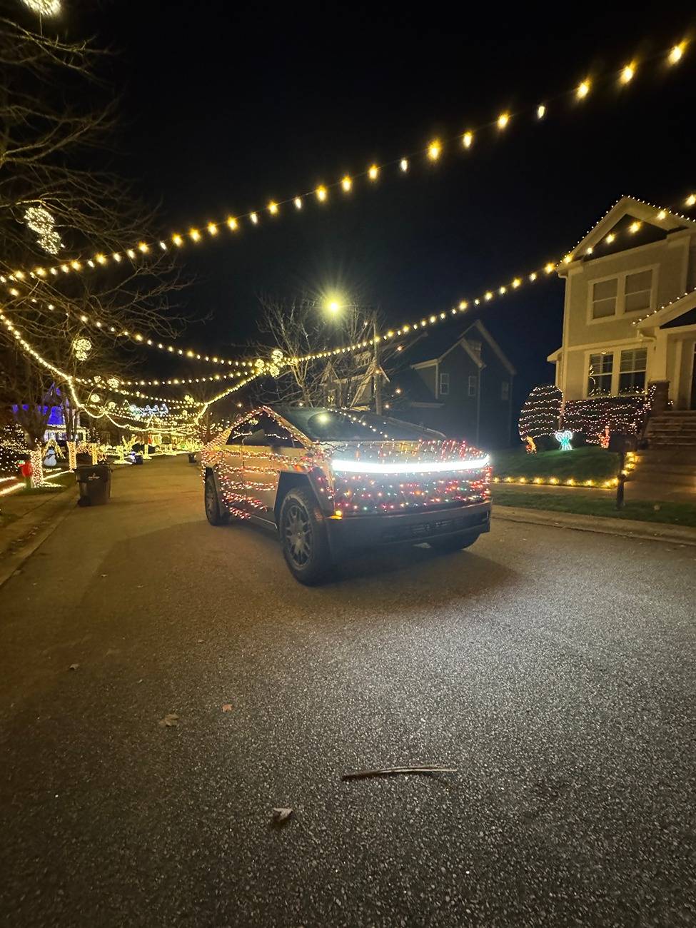 Tesla Cybertruck Daily random Cybertruck photos thread - Post Yours! 📸 🤳 GdW7LK2XkAAtcTz