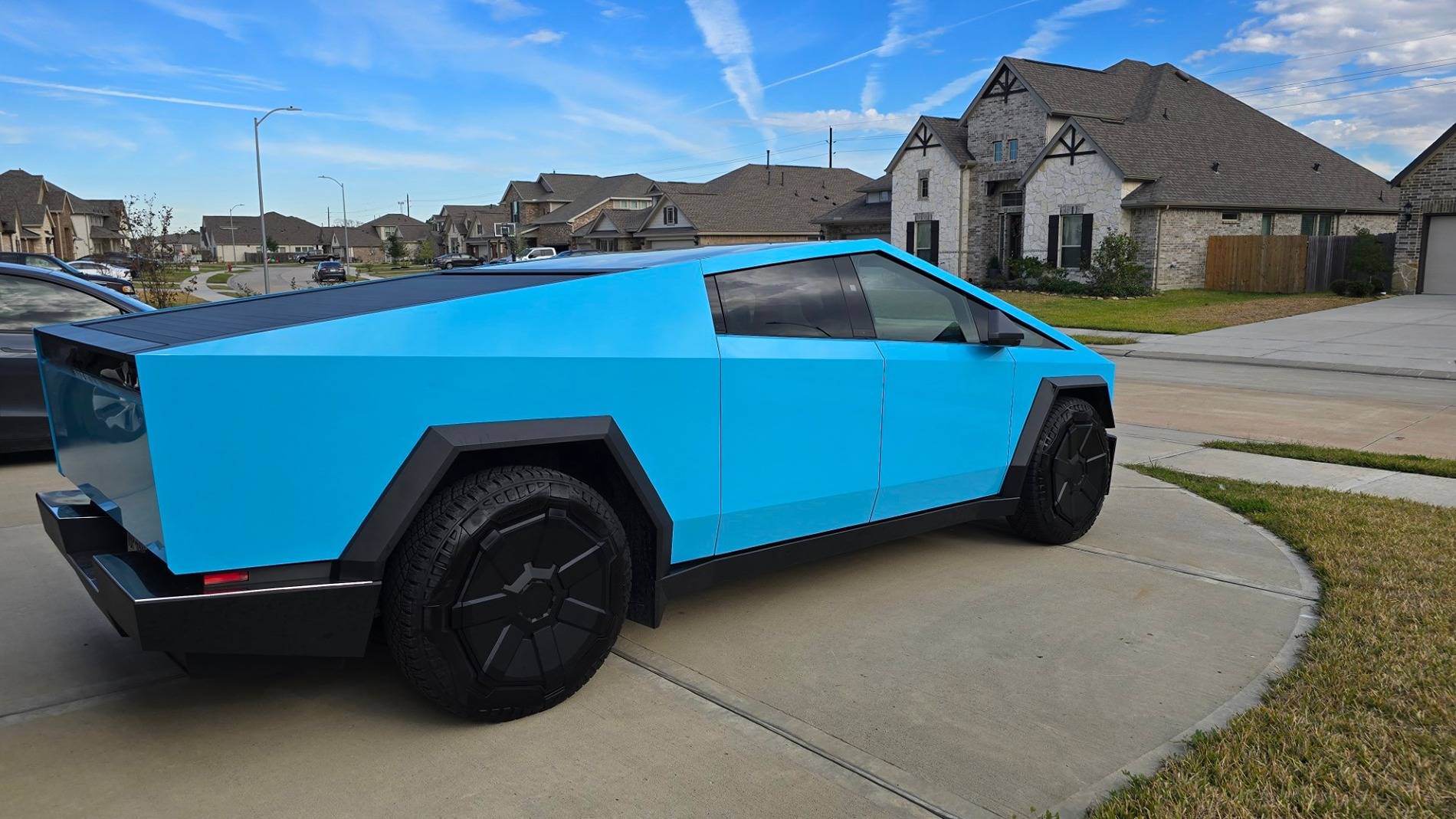Tesla Cybertruck DIY Sky Blue PPF from TWRAPS installed 20241203_144518 (Large)
