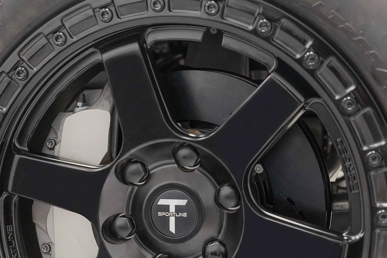 Tesla Cybertruck New Lightweight 2-Piece Rotors for Cybertruck - T Sportline x RacingBrake 04_CT Front Brake Rotors - W