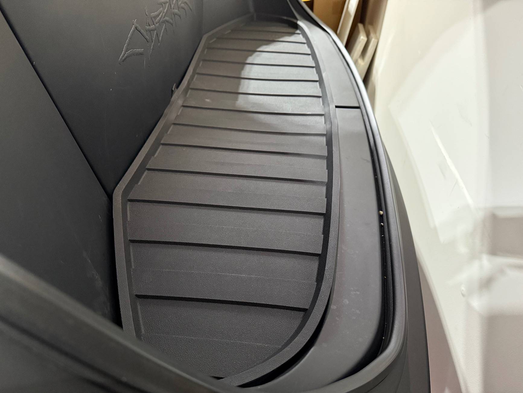 Tesla Cybertruck Review of 3Wliners Floor Mats for My Cybertruck IMG_9278