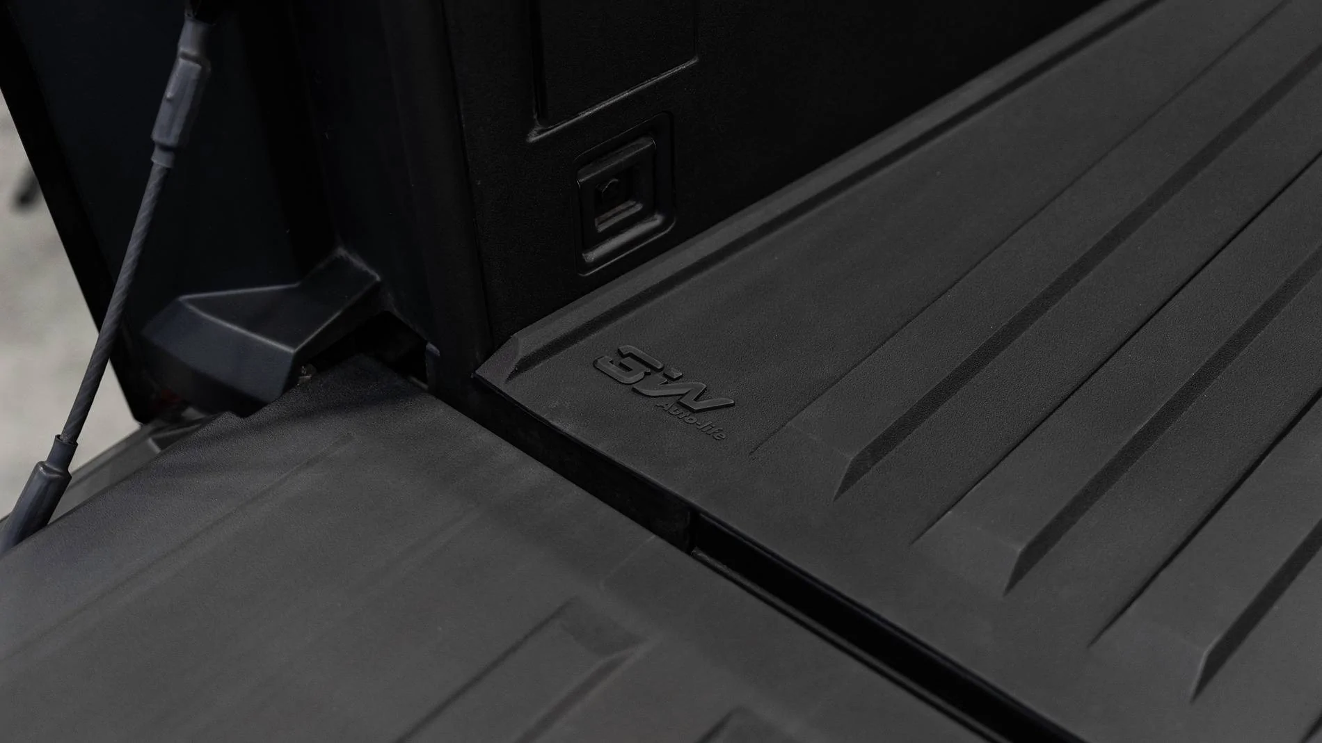 Tesla Cybertruck OEM All-Weather Interior Mats vs 3W Floor Mats 1733458561372-2q