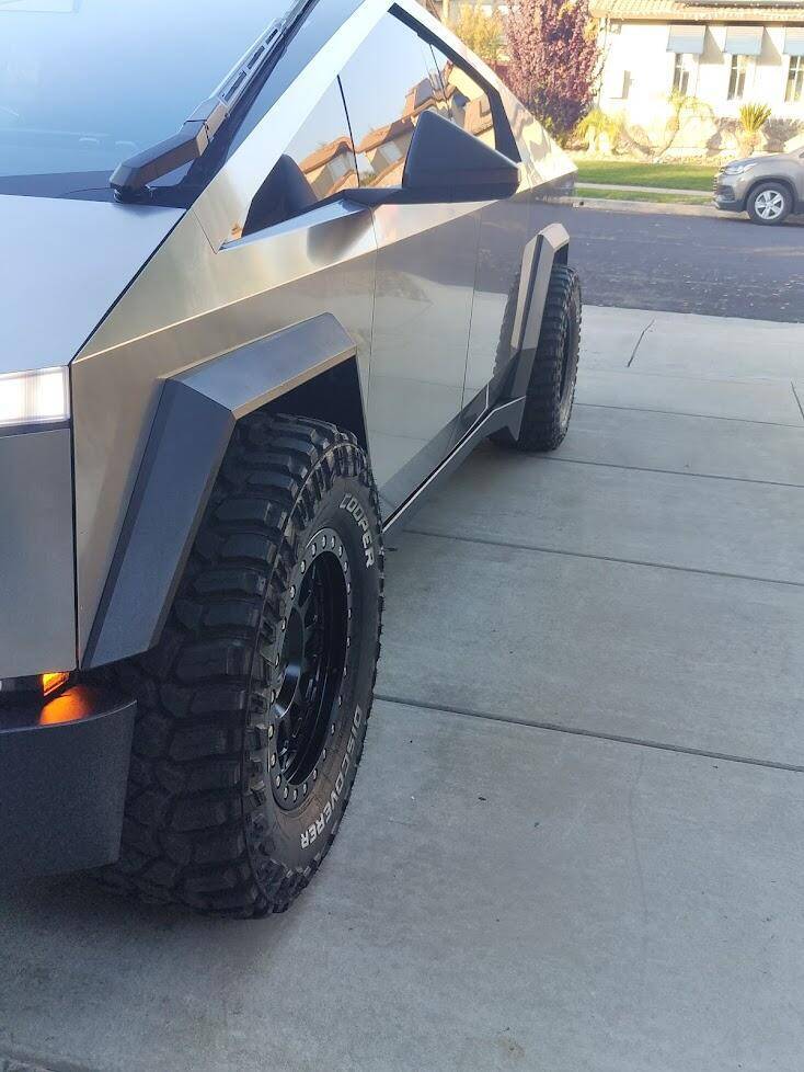 Tesla Cybertruck Cybertruck Aftermarket Wheels & Tires Photos + Info Compilation 1733268469689-j9-