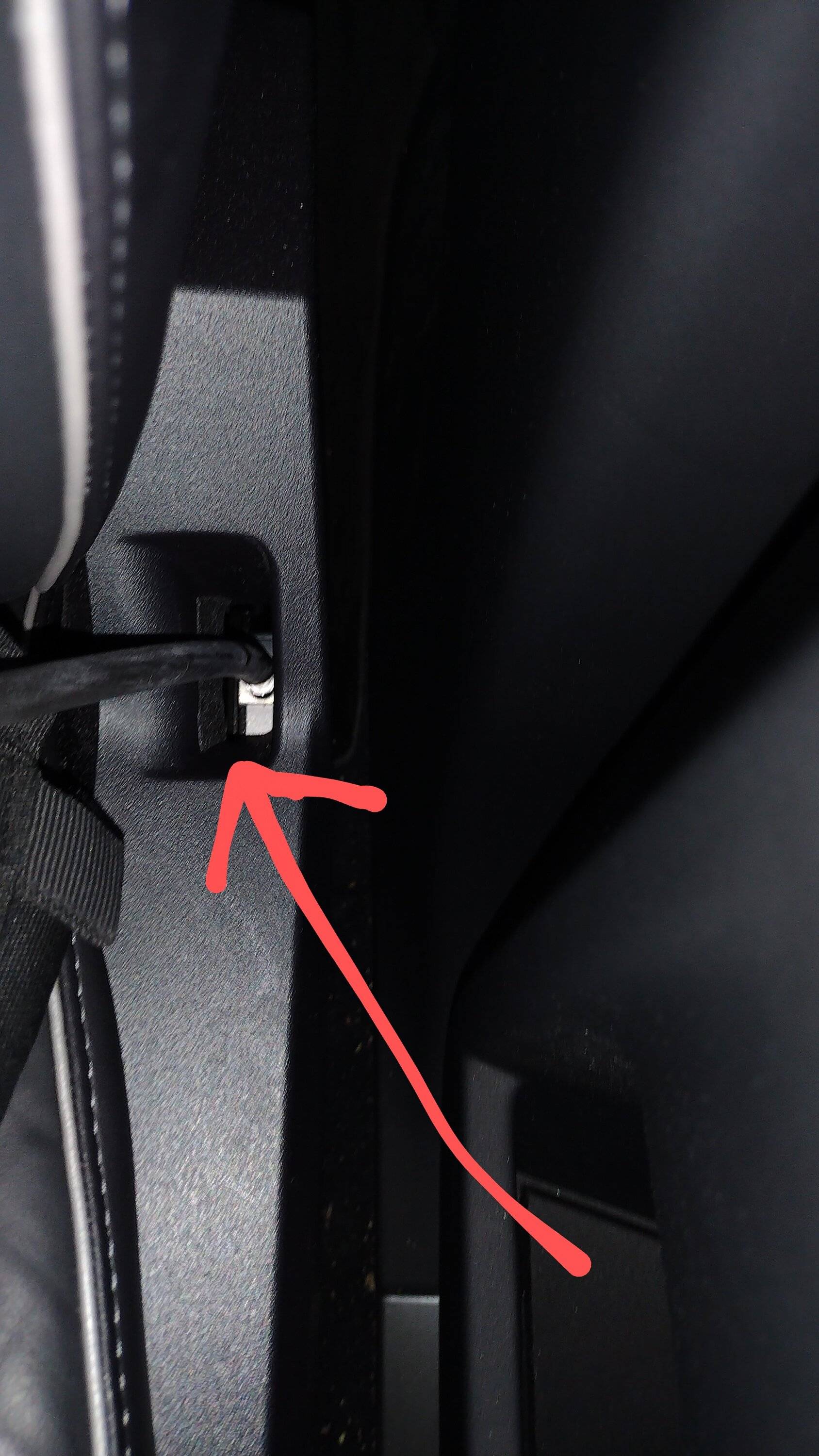 Tesla Cybertruck Seat belt squeak fixed! IMG_20241206_194442139~2