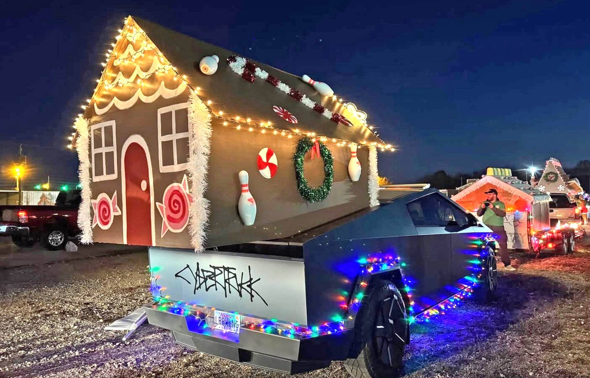 Tesla Cybertruck Holiday / Christmas lights decorated Cybertrucks 🎄🎅 christmas lights gingerbread house cybertruck