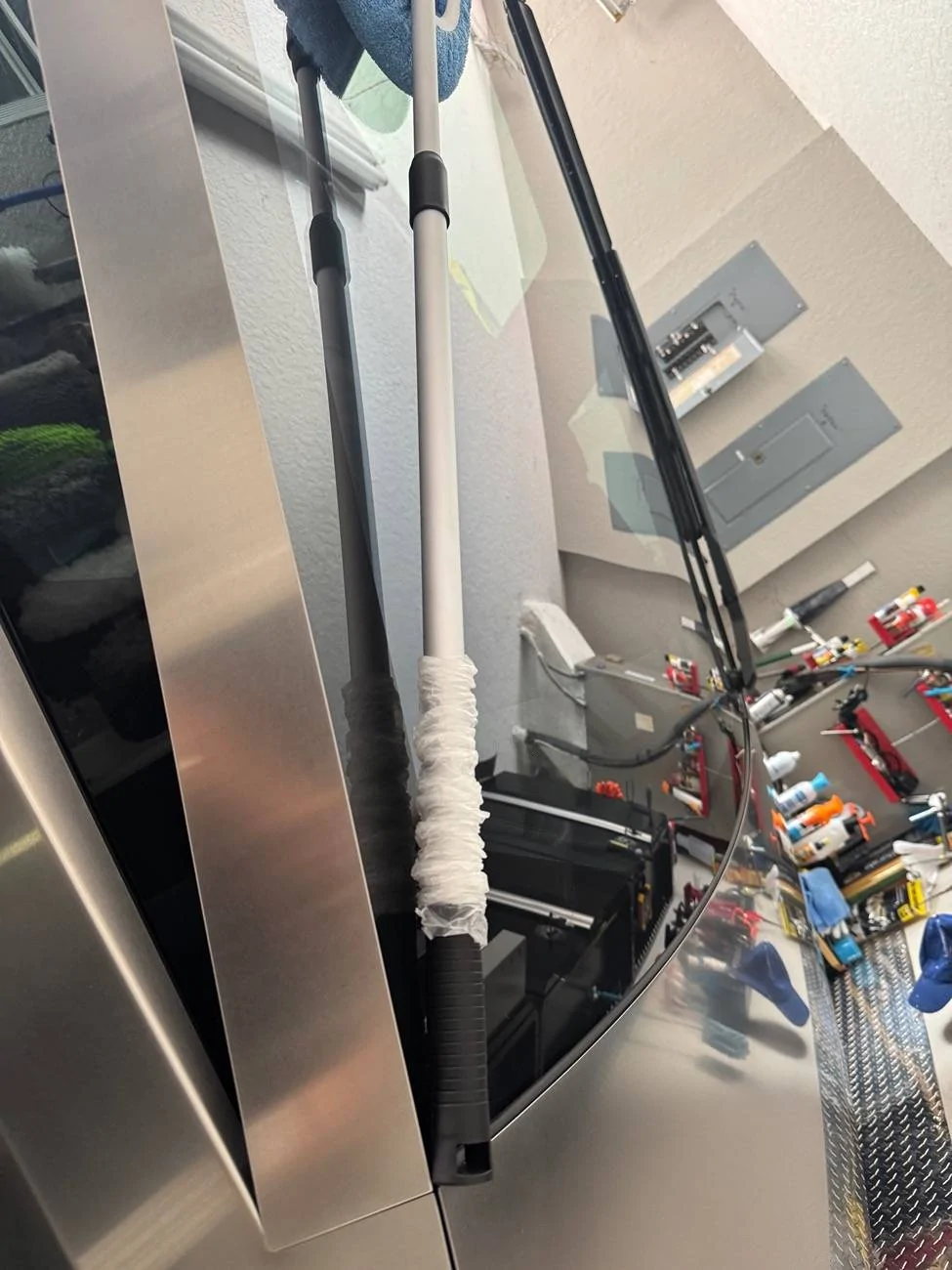 Tesla Cybertruck Wiper Fluid - anemic spraying / weak spray? IMG_1272