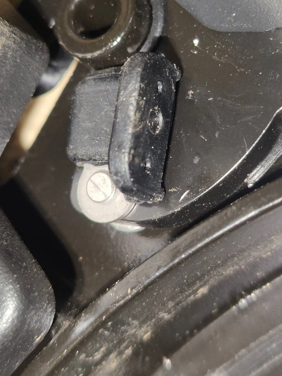 Tesla Cybertruck Please help - Can not remove Tonneau Applique (Could it be due to CyberTent install?) IMG20241208172406