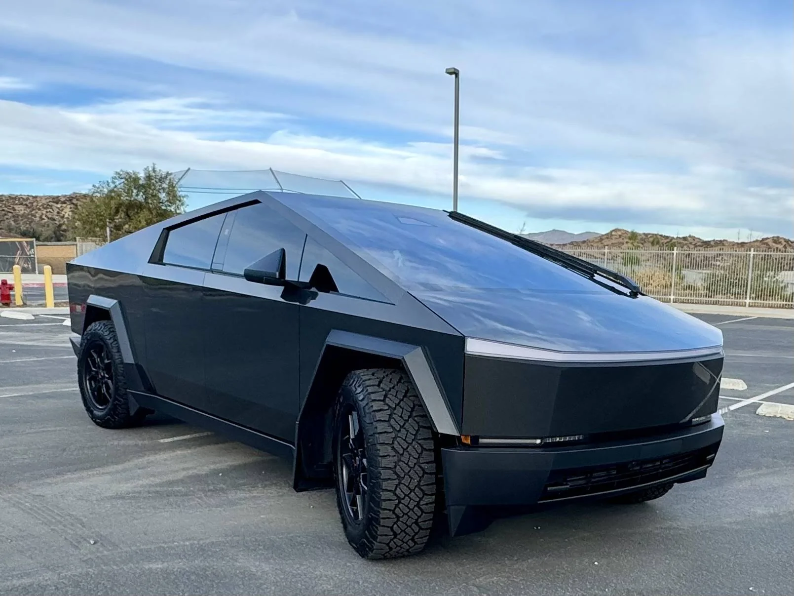 Tesla Cybertruck Free test product get review + cybertruck bed molle panels three people need to grab a response IMG_2645
