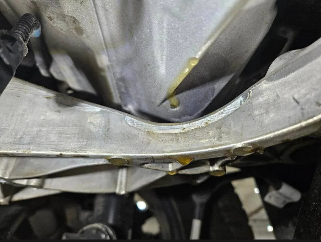 Tesla Cybertruck 1 a million Cybertruck drivetrain oil leak Tesla-oil-leak-00001-1024x772
