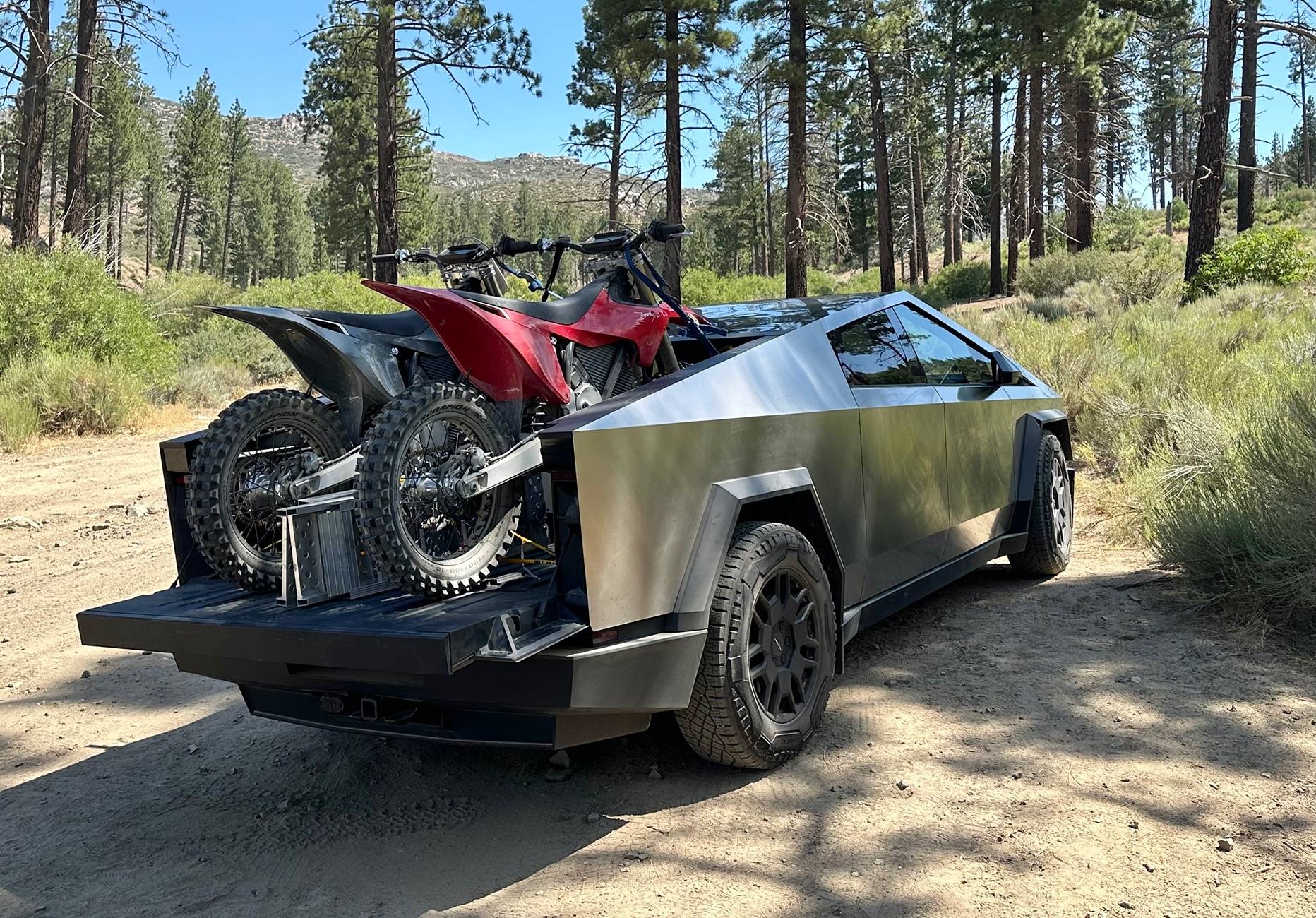 Tesla Cybertruck Anyone loaded and transport a motorcycle in the bed? FullSizeRender