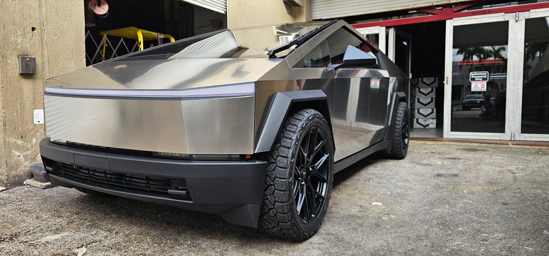 Tesla Cybertruck Cybertruck Aftermarket Wheels & Tires Photos + Info Compilation 1000006766
