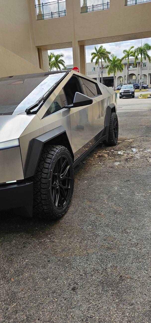 Tesla Cybertruck Cybertruck Aftermarket Wheels & Tires Photos + Info Compilation 1000006757