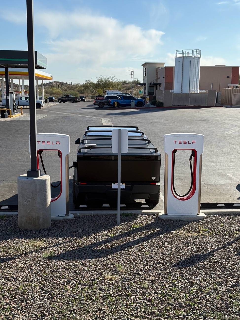 Tesla Cybertruck OEM Crossbars - anyone receive and install yet? IMG_2637