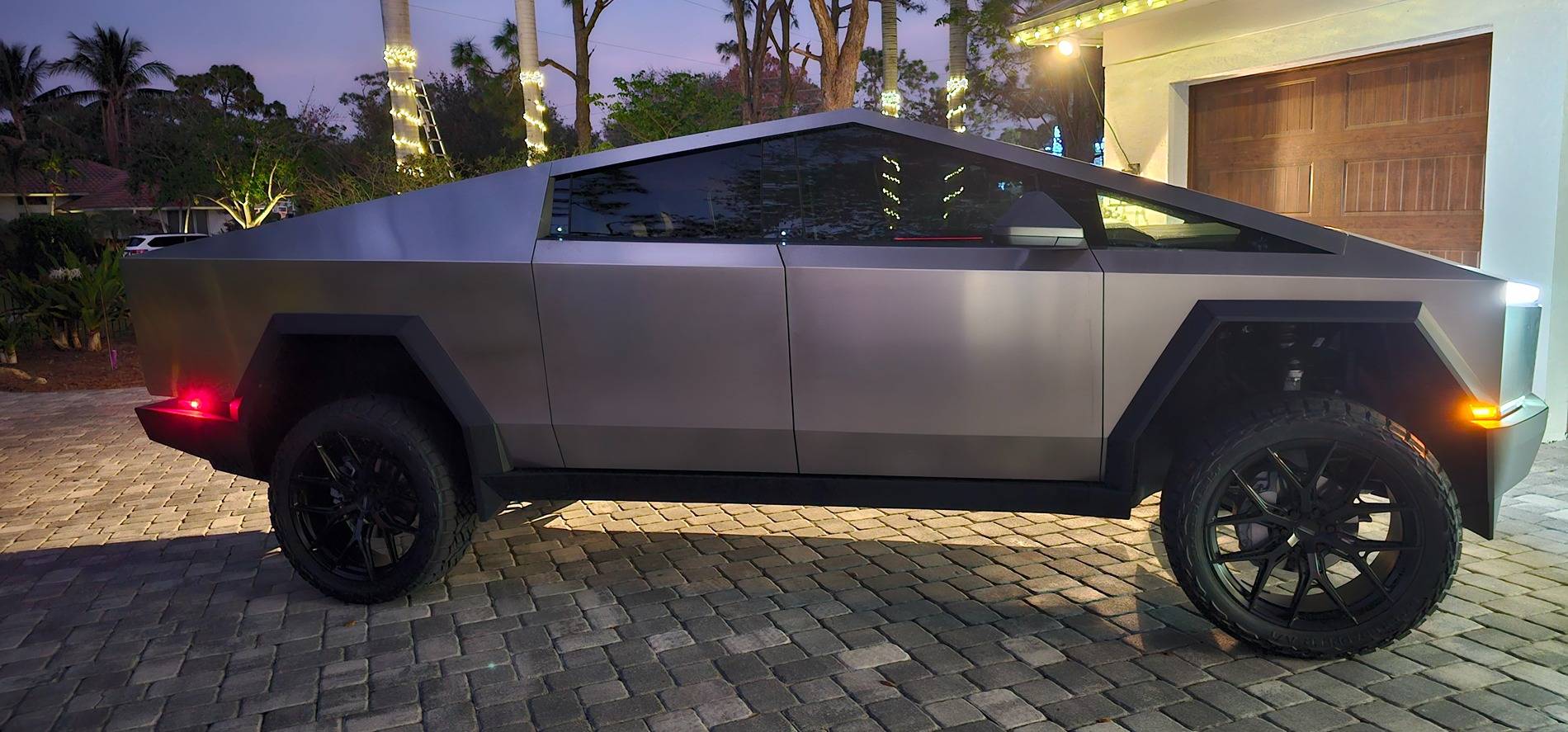 Tesla Cybertruck Cybertruck Aftermarket Wheels & Tires Photos + Info Compilation 1000006778