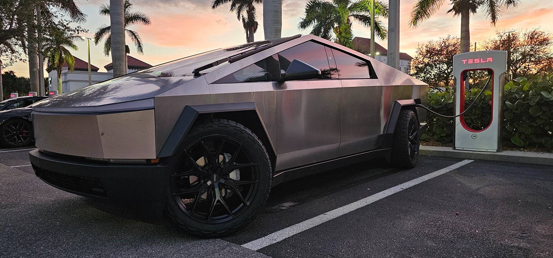Tesla Cybertruck Cybertruck Aftermarket Wheels & Tires Photos + Info Compilation 1000006774