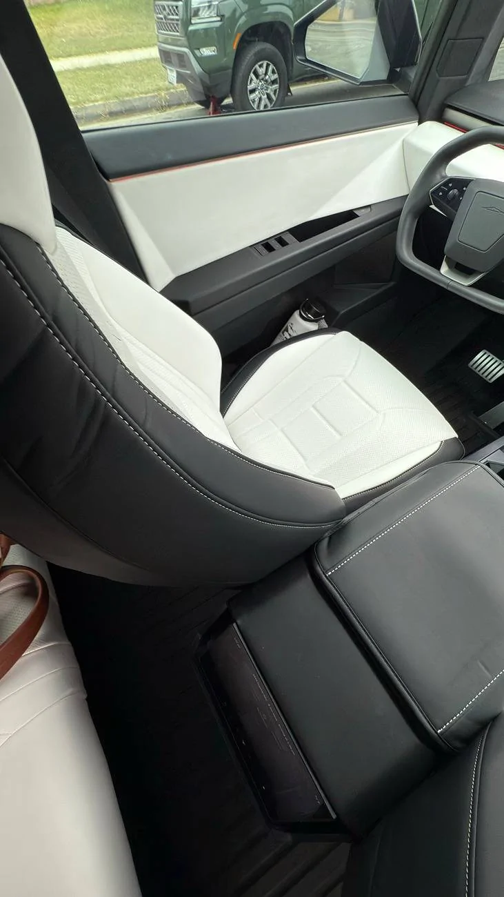 Tesla Cybertruck Cybertruck Black and White Seat Covers-Christmas Discount on Amazon Now lQDPItjdMj9xFy_NH4DNEbiwRoZjhpLhhgoG9j_cX_2OAA_4536_8064