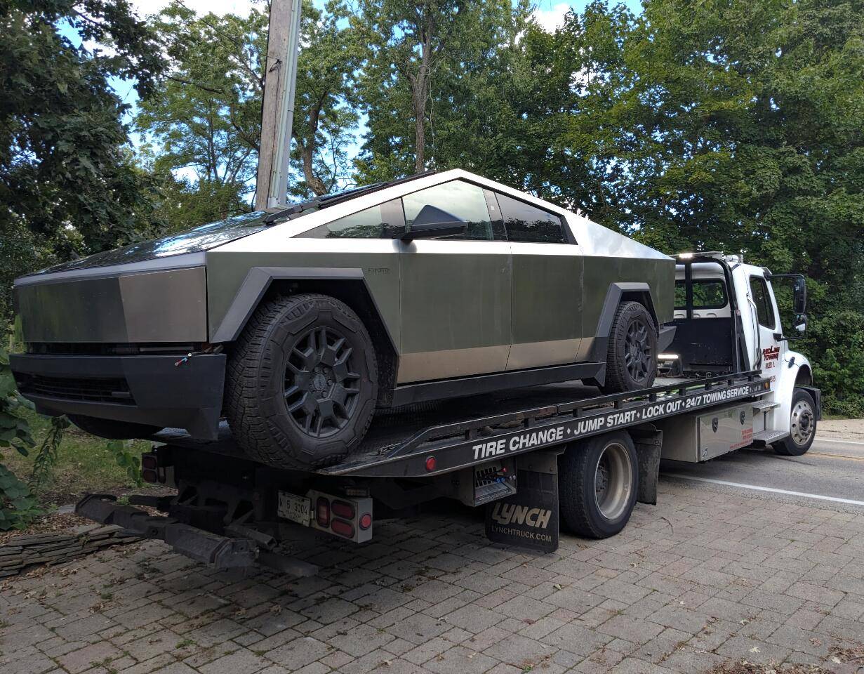 Tesla Cybertruck Have you had ANY problems with your truck? Screenshot_20241211-222917