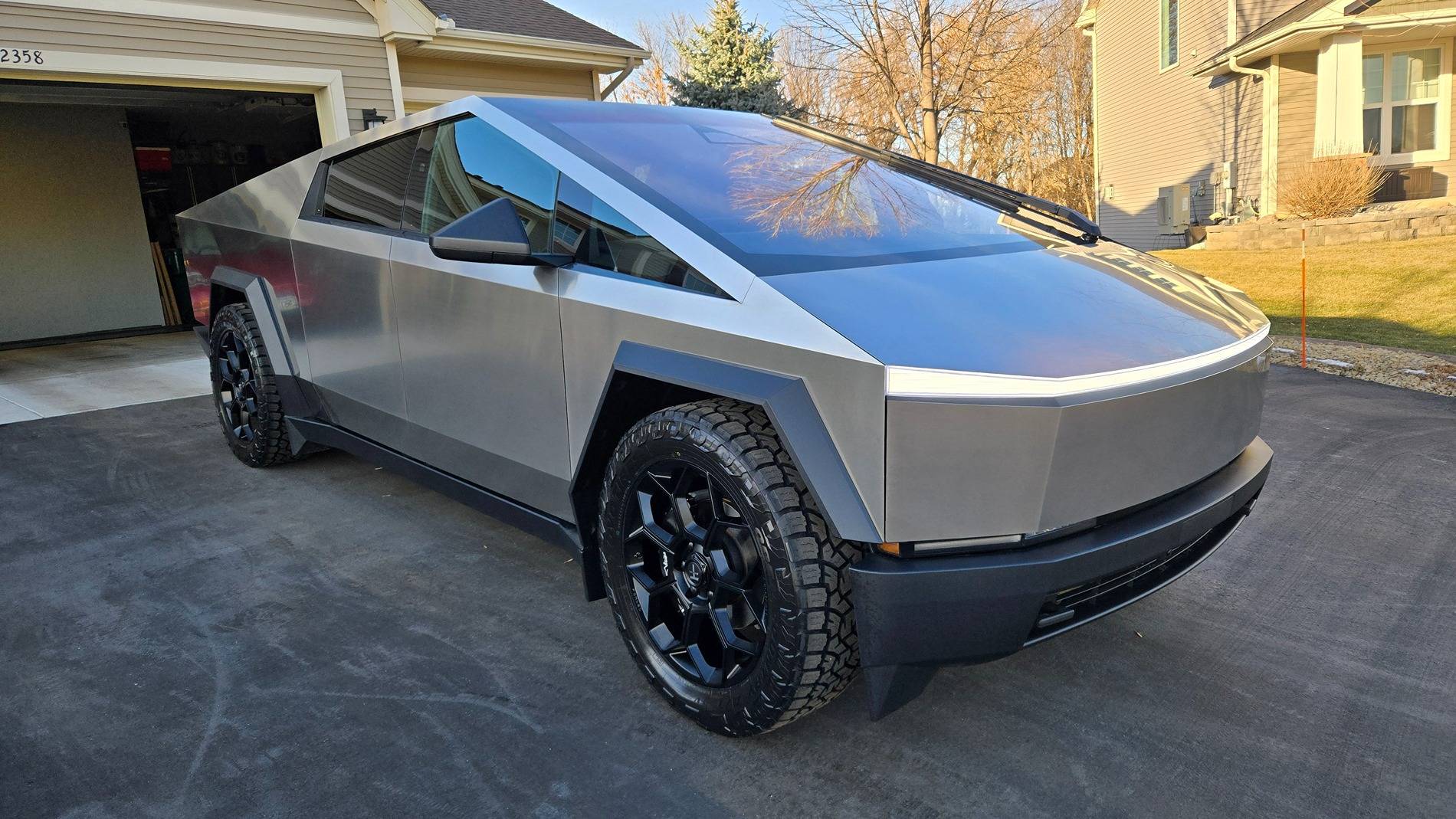 Tesla Cybertruck 🚀 Cybertruck Christmas Special Giveaway! 🚀 1000002058