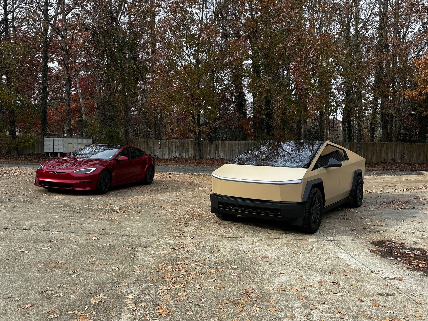 Tesla Cybertruck Khaki wrap IMG_8597