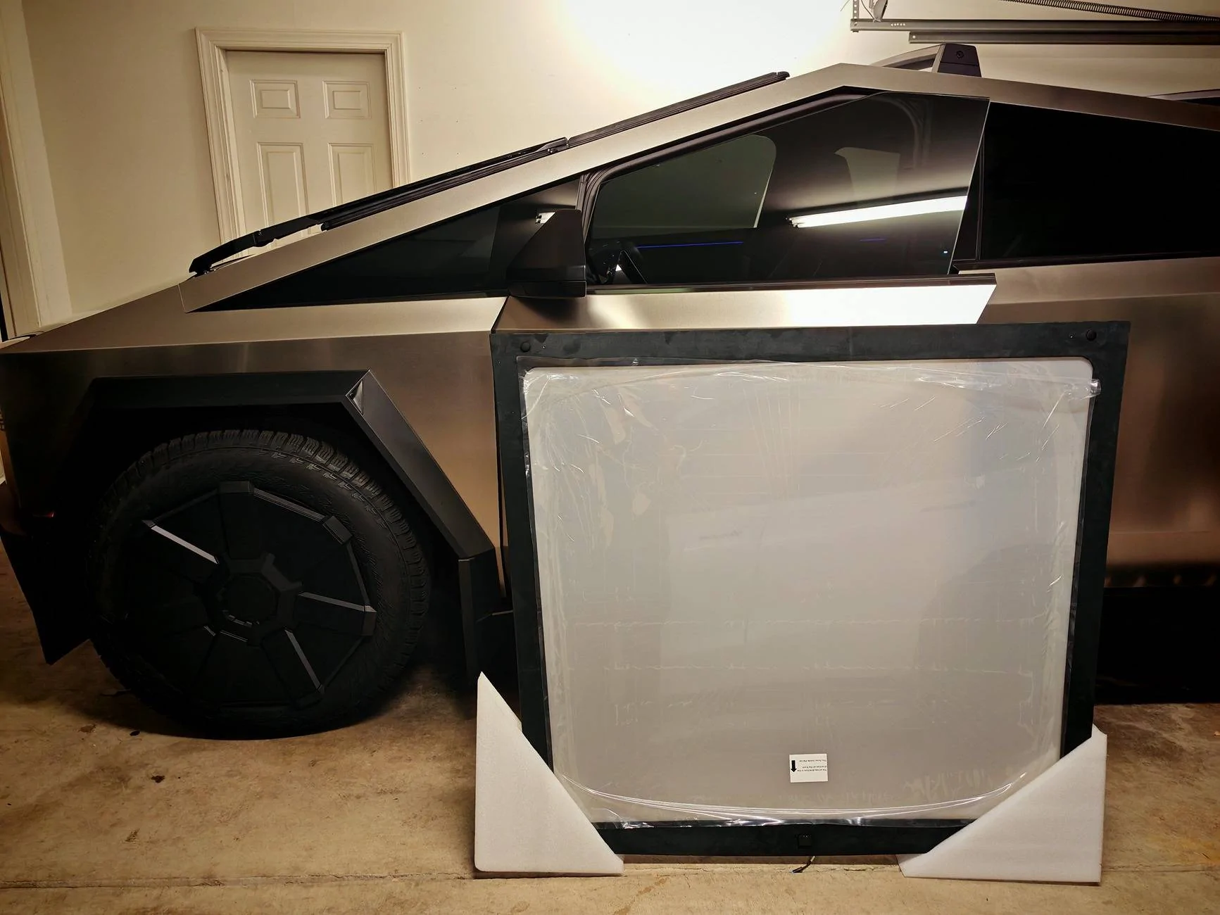 Tesla Cybertruck Starlight Dome Ambient Lighting IMG_20241212_133221