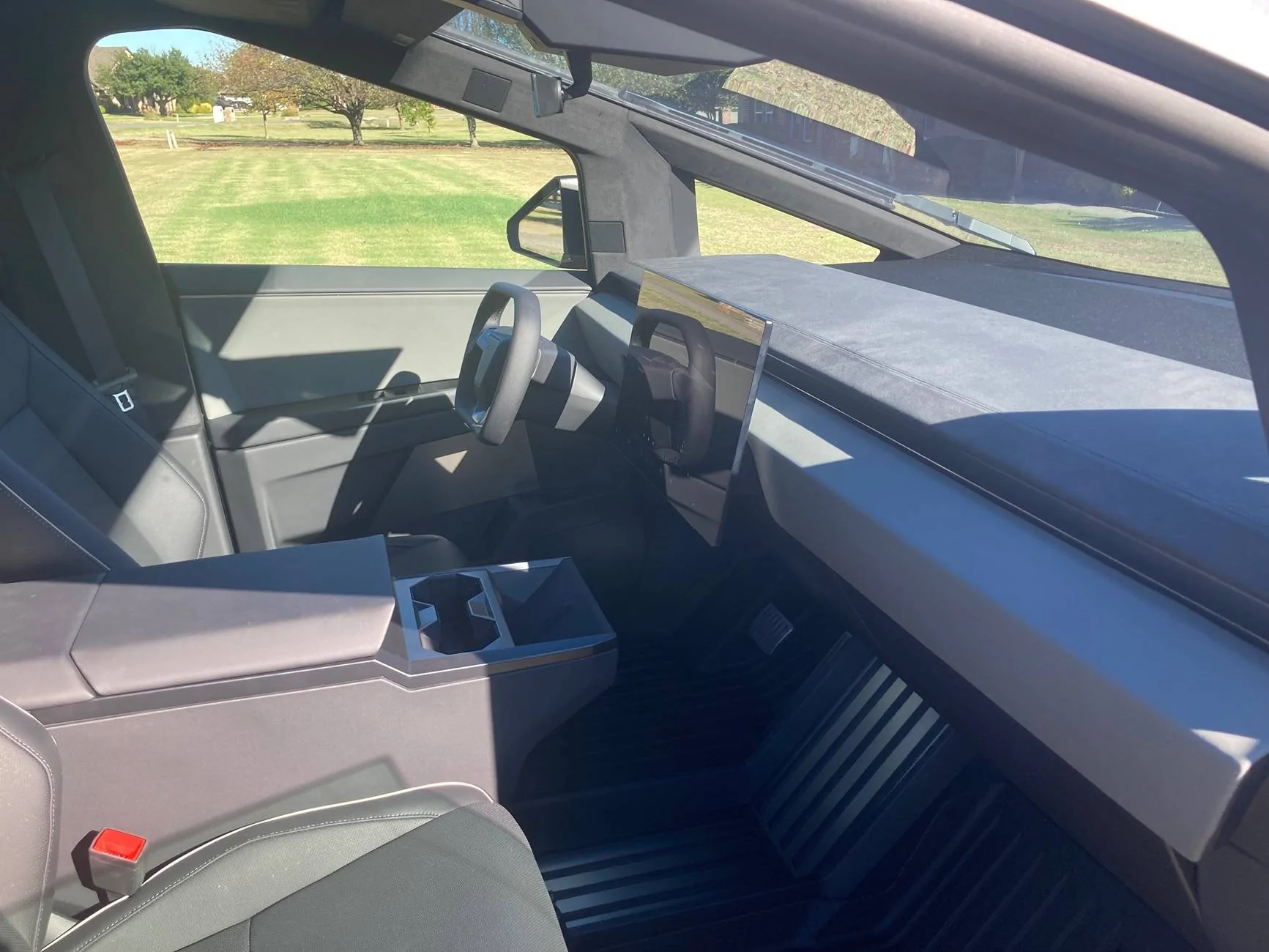 Tesla Cybertruck Tactical Grey Interior - Real Life Images [Photos] IMG_7031