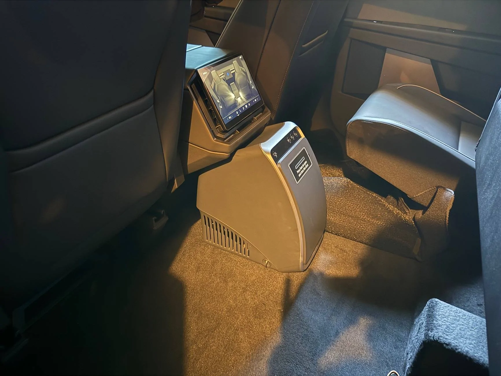 Tesla Cybertruck Small USB powered cooler for space in front of center console? IMG_0222